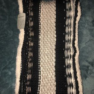 Knitted cowl scarf